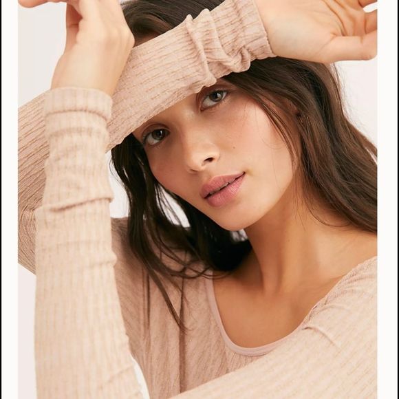 - Free People | Blush/Gold Body Suit NWT - Picture 4 of 5